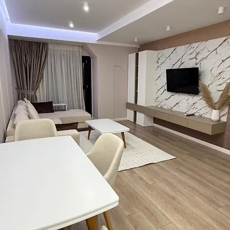 Luxury 7 At Square 21 Apartment *