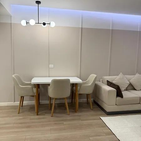 Luxury 7 At Square 21