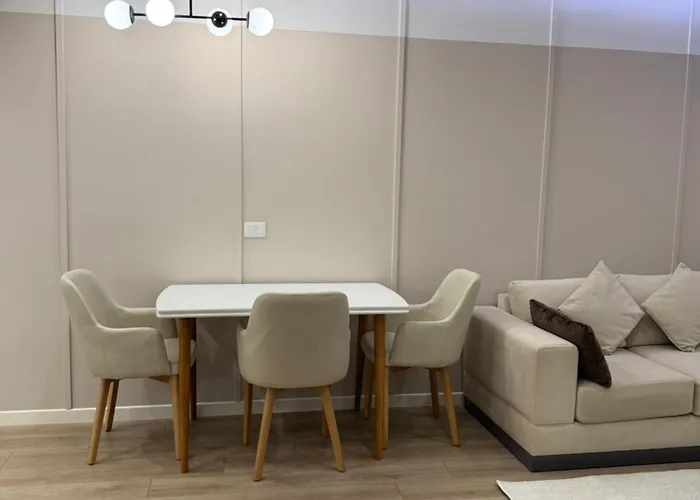 Luxury 7 At Square 21